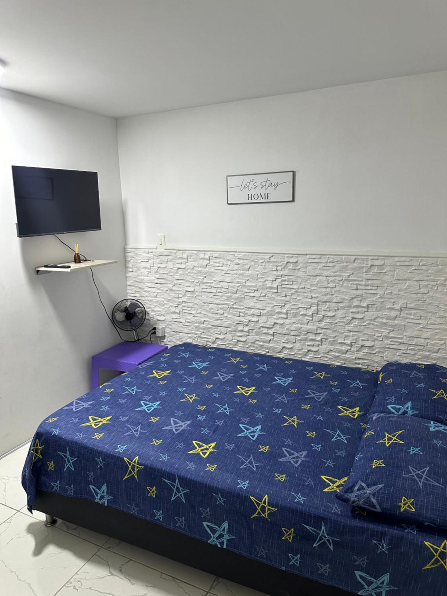Hostal Campo Amor Медельин Экстерьер фото